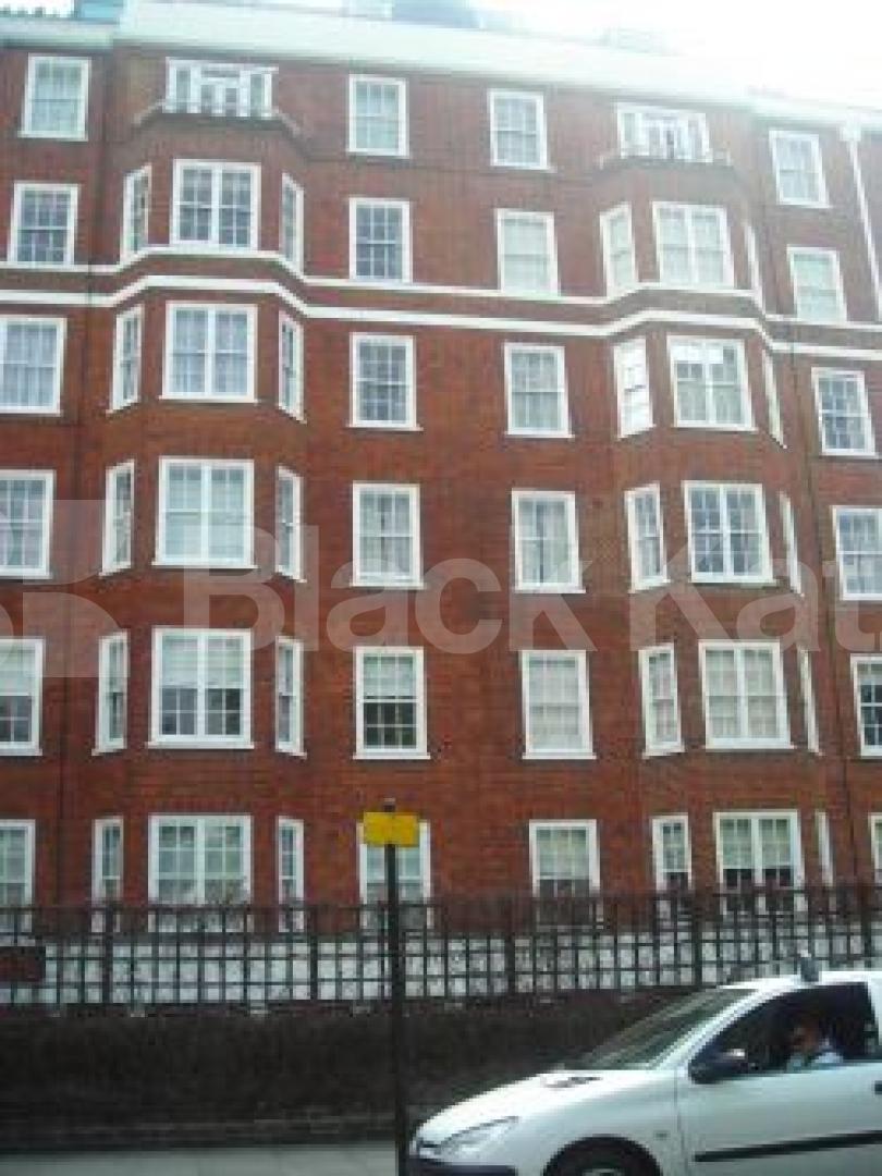 			VIEWINGS ESSENTIAL, 1 Bedroom, 1 bath, 1 reception Flat			 Grove End Road, ST JOHNS WOOD NW8